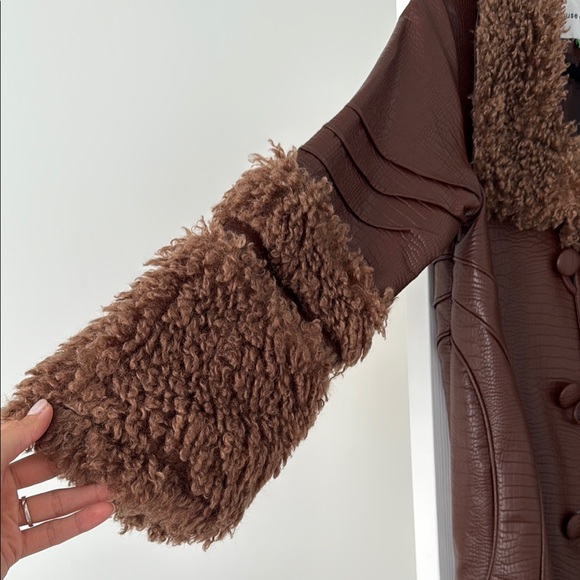 House of Sunny Brown Faux Fur Trimmed Coat size us 6 - Picture 3 of 5